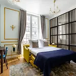 Luxury 2 Bedroom Apartment - Louvre